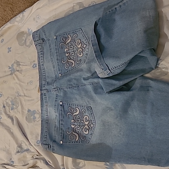 PLUS SIZE JEANS - Picture 2 of 2